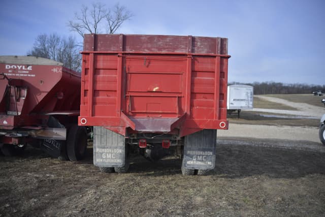 Image of Chevrolet C70 equipment image 3