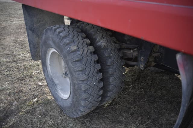 Image of Chevrolet C70 equipment image 2