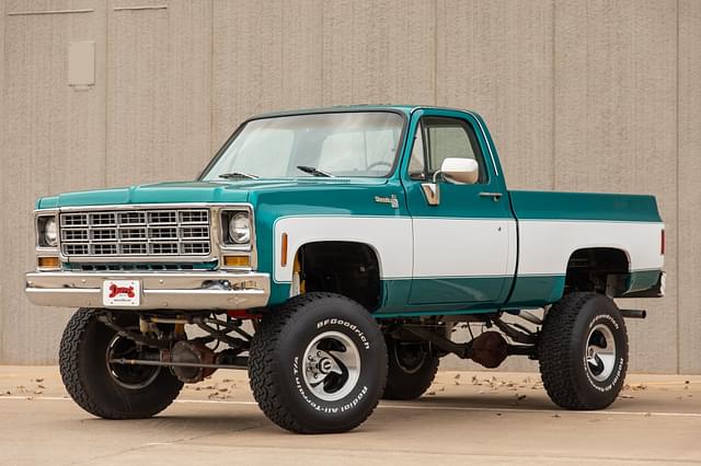 Image of Chevrolet Silverado 10 equipment image 4