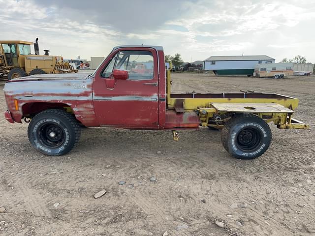 Image of Chevrolet K20 equipment image 3