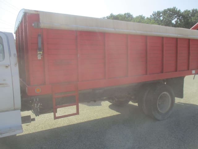 Image of Chevrolet C70 equipment image 4