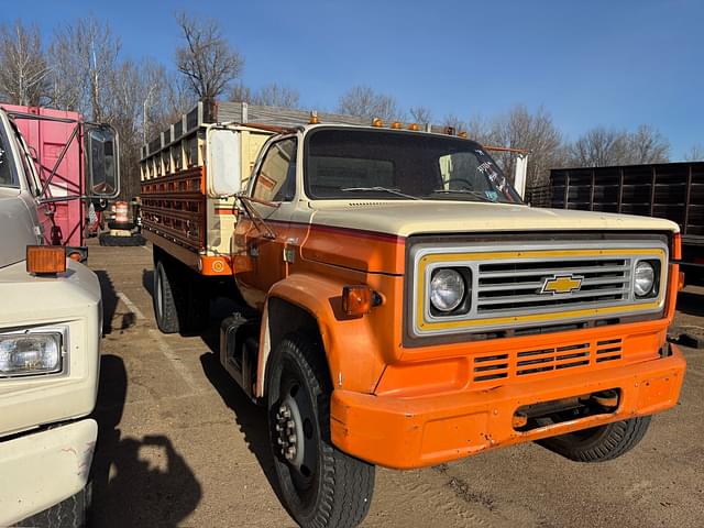 Image of Chevrolet 60 equipment image 1