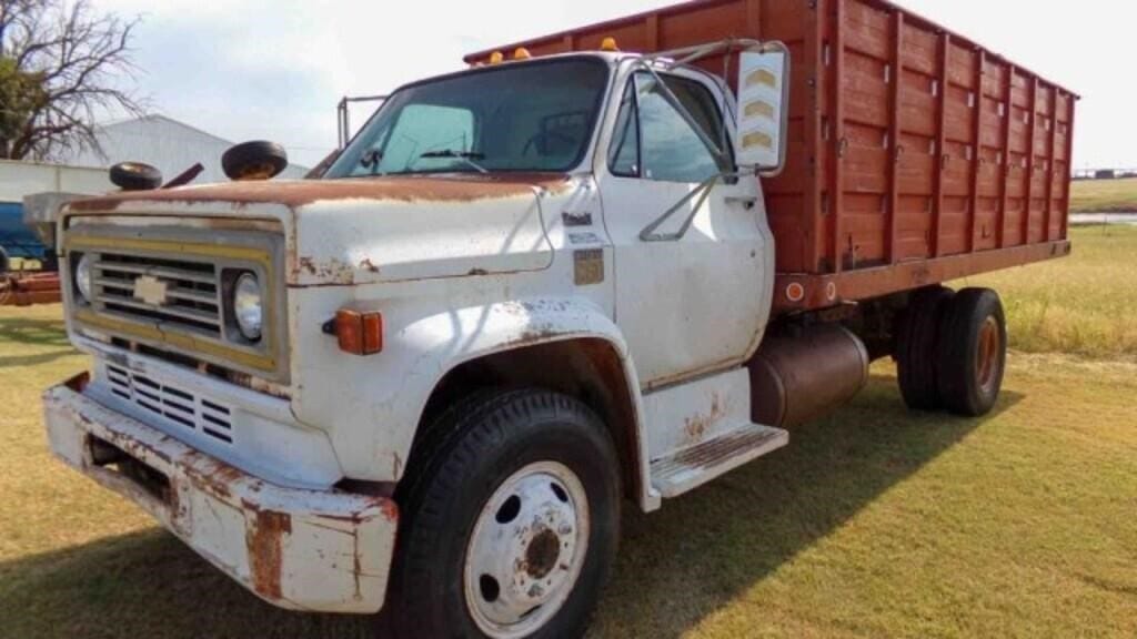 1979 Chevrolet C60 Equipment Image0