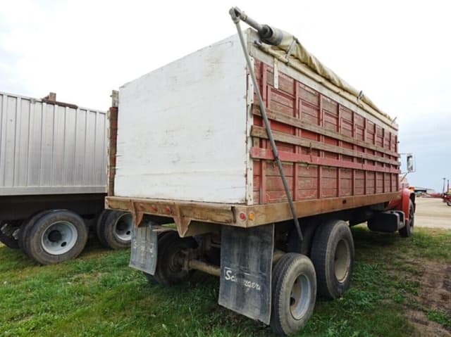 Image of Chevrolet C70 equipment image 2