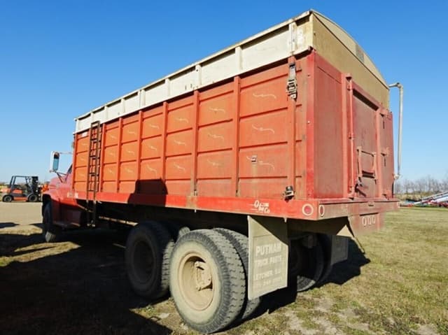 Image of Chevrolet C70 equipment image 3