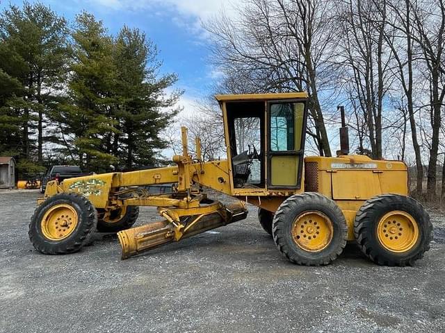 Image of John Deere 570A equipment image 2