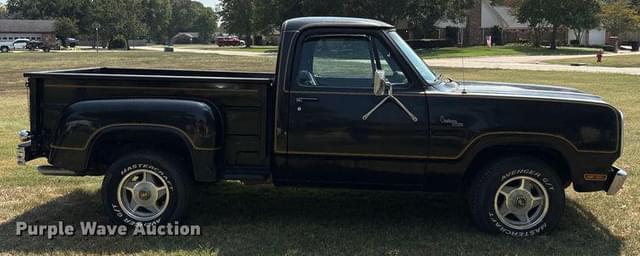 Image of Dodge D100 equipment image 3
