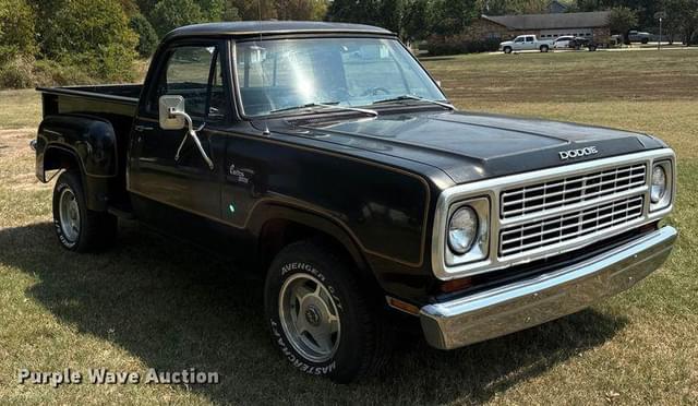 Image of Dodge D100 equipment image 2