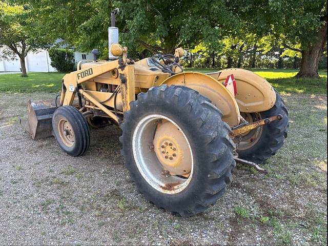 Image of Ford 3400 equipment image 4