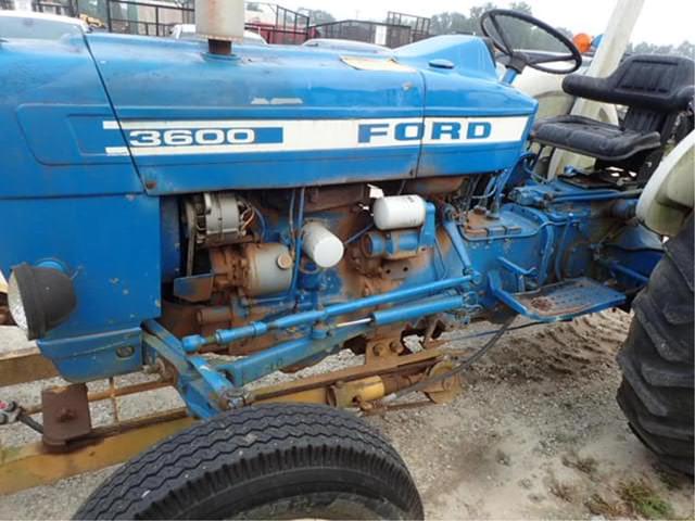 Image of Ford 3600 equipment image 3