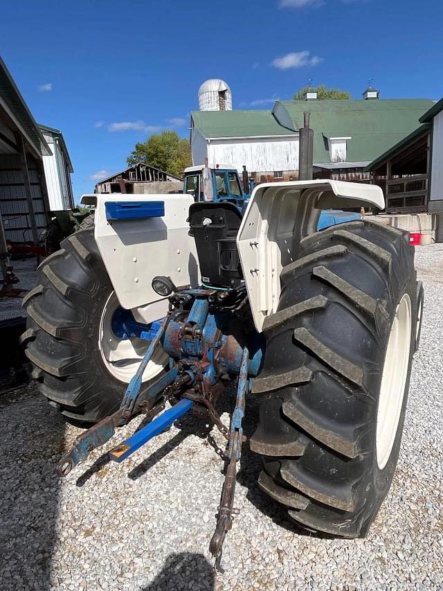 Image of Ford 4600 equipment image 3