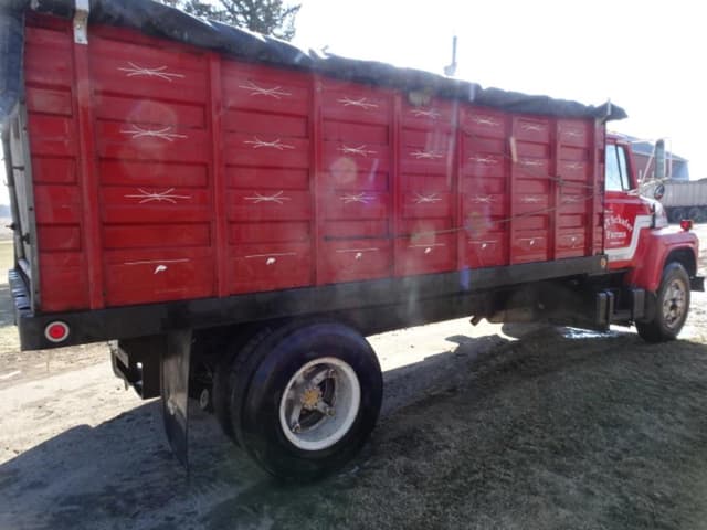 Image of Ford 7000 equipment image 3