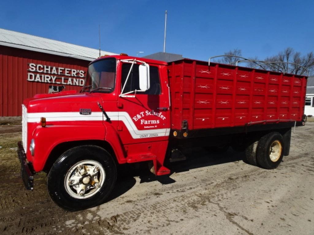 1979 Ford 7000 Equipment Image0
