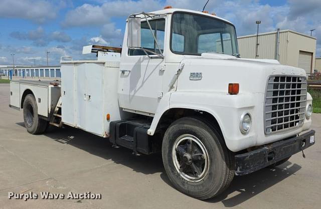 Image of Ford 7000 equipment image 2
