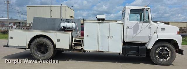 Image of Ford 7000 equipment image 3