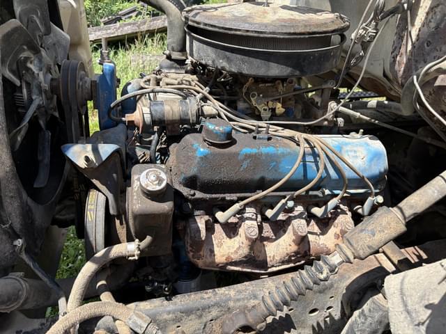 Image of Ford F-800 equipment image 2