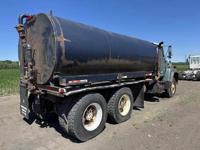 Image of Ford 8000 equipment image 1
