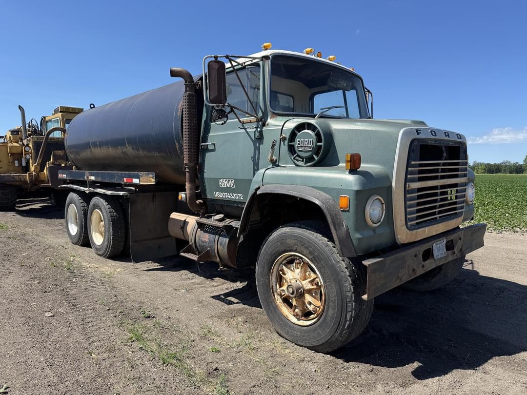 Image of Ford 8000 Primary image