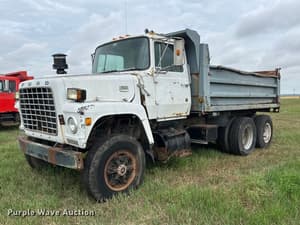 1979 Ford 8000 Image