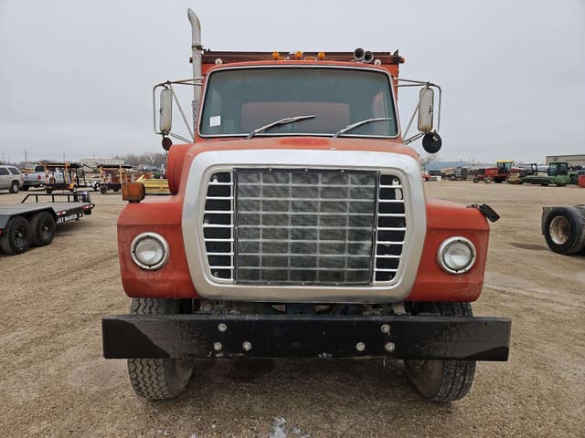 Image of Ford 8000 equipment image 2