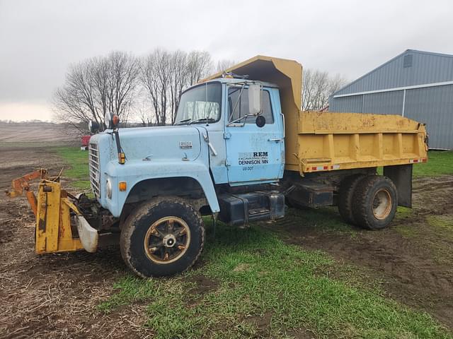 Image of Ford 8000 equipment image 1