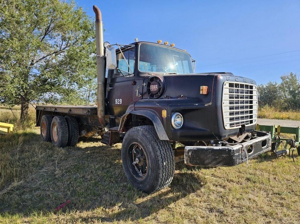 1979 Ford F-9000 Equipment Image0