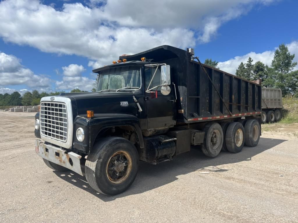 Image of Ford 9000 Primary image