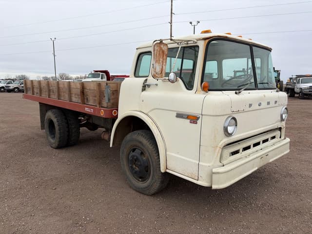 Image of Ford C600 equipment image 1