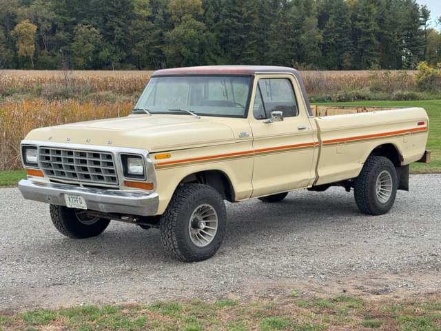 Image of Ford F-150 equipment image 1