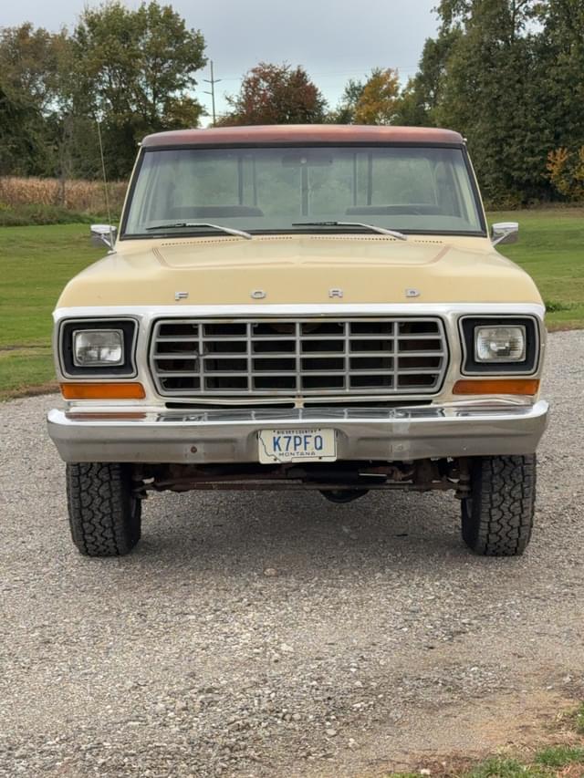 Image of Ford F-150 equipment image 2