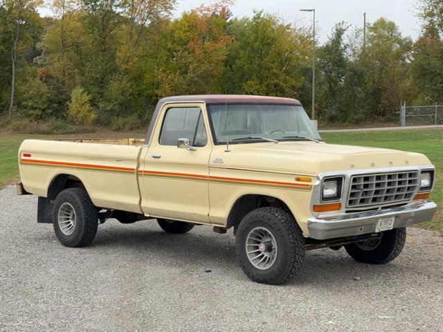 Image of Ford F-150 equipment image 3