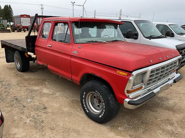 Image of Ford F-150 equipment image 2