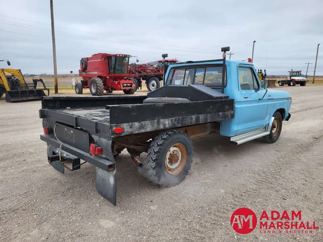 Image of Ford F-250 equipment image 2