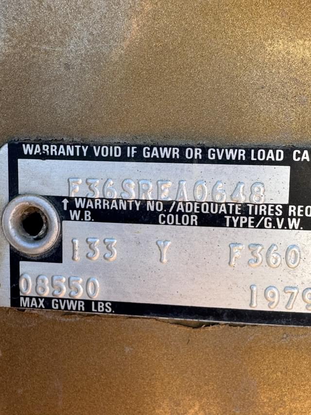 Image of Ford F-350 equipment image 3