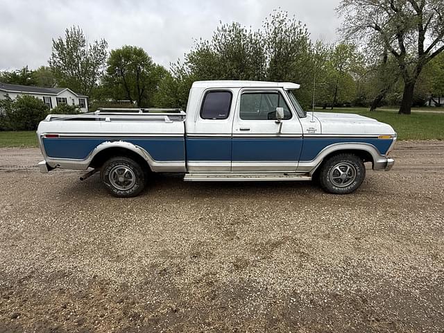 Image of Ford F-150 equipment image 2