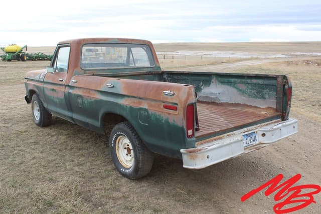 Image of Ford F-150 equipment image 2