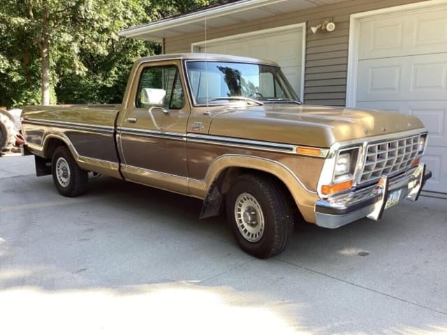 Image of Ford F-150 equipment image 2