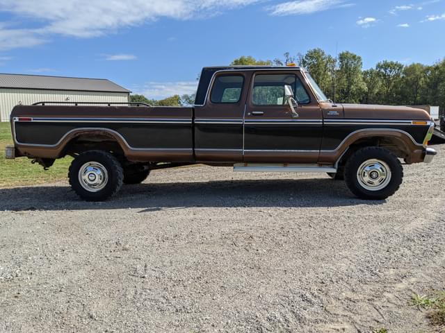 Image of Ford F-250 equipment image 3