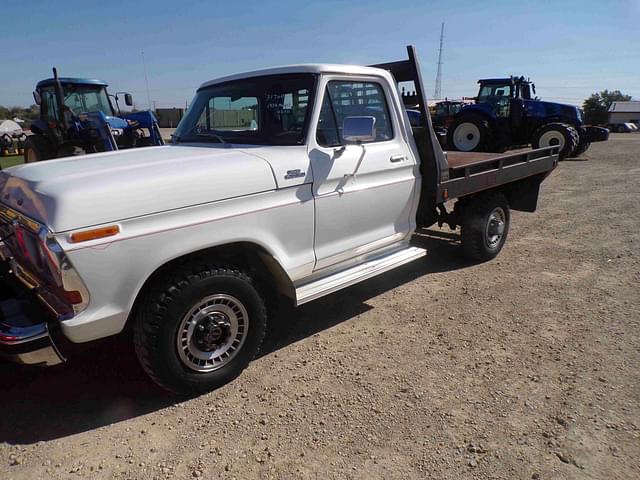 Image of Ford F-250 equipment image 3