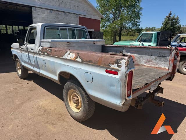 Image of Ford F-250 equipment image 2