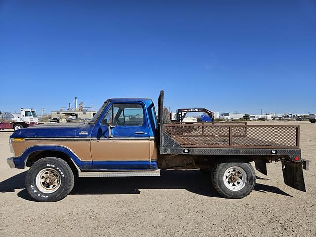 Image of Ford F-250 equipment image 3