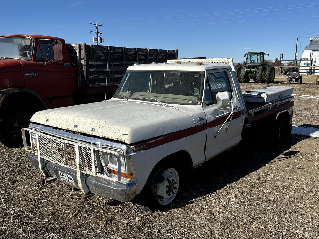 Image of Ford F-350 Primary image