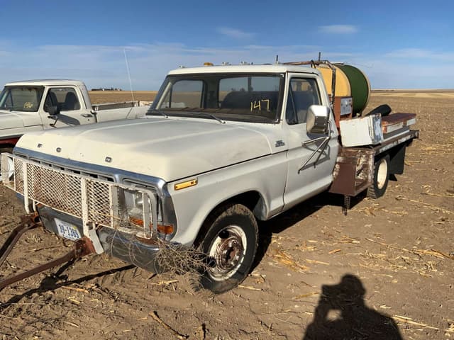 Image of Ford F-350 equipment image 4