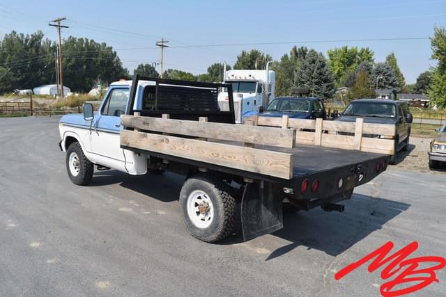 Image of Ford F-350 equipment image 3