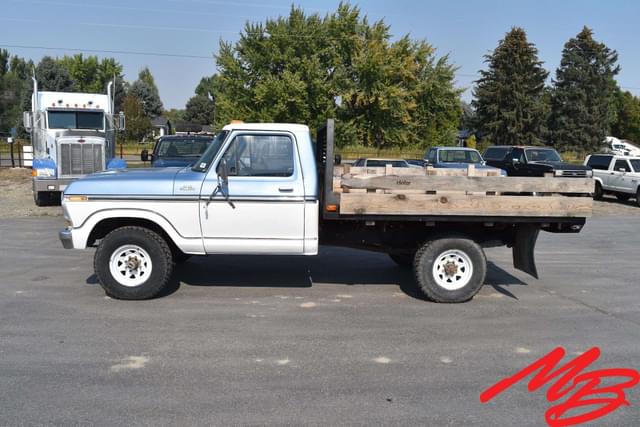 Image of Ford F-350 equipment image 2