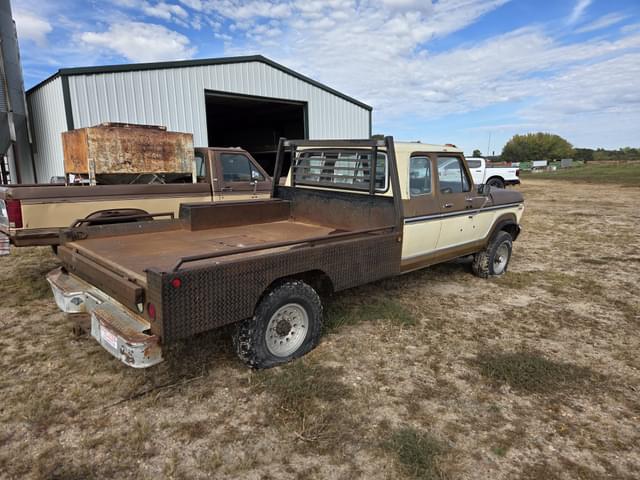 Image of Ford F-350 equipment image 3