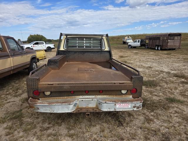 Image of Ford F-350 equipment image 4