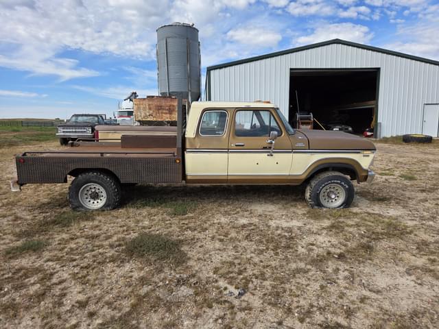 Image of Ford F-350 equipment image 2
