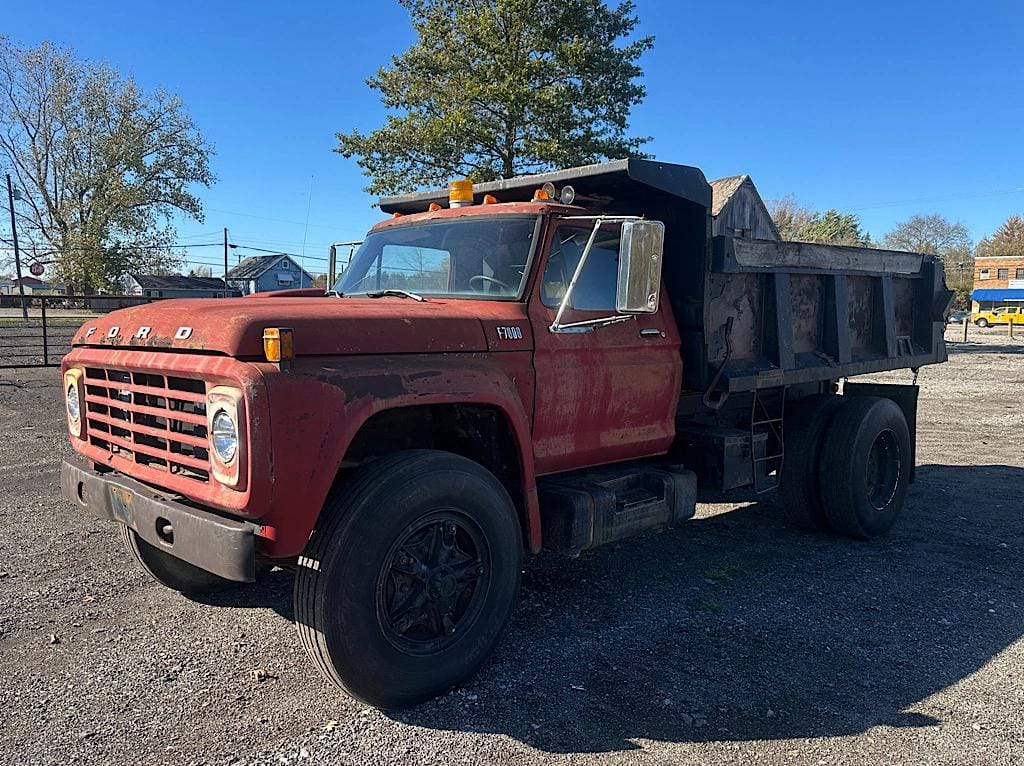 1979 Ford F-700 Equipment Image0