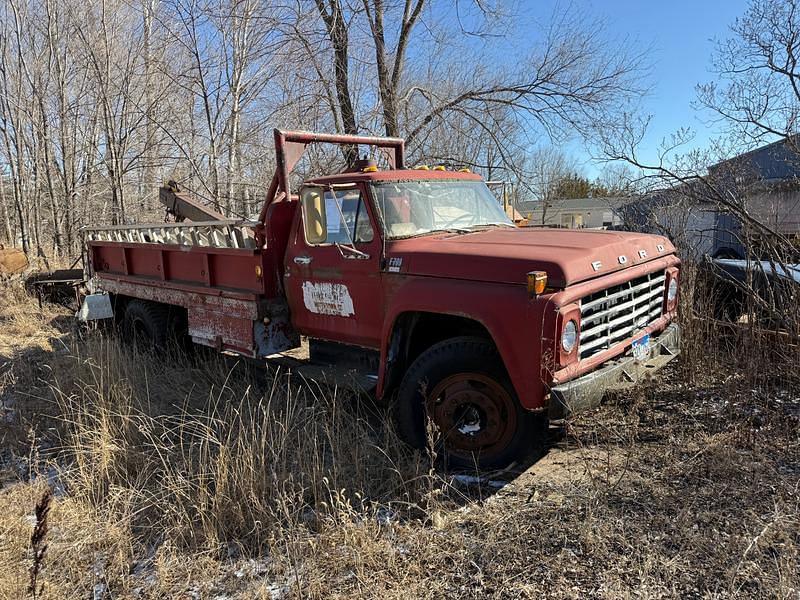 Image of Ford F-700 Image 0